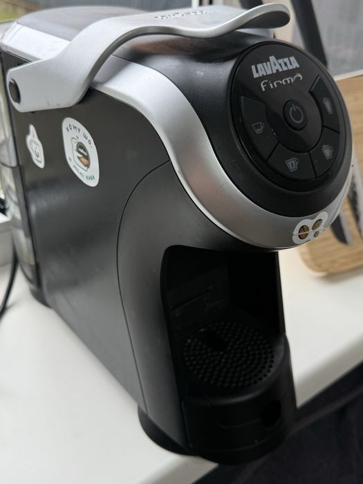Продам кавоварку Lavazza Firma