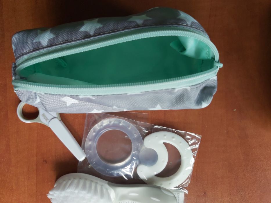Kosmetyczka dla dziecka Nuk z kompletem akcesori