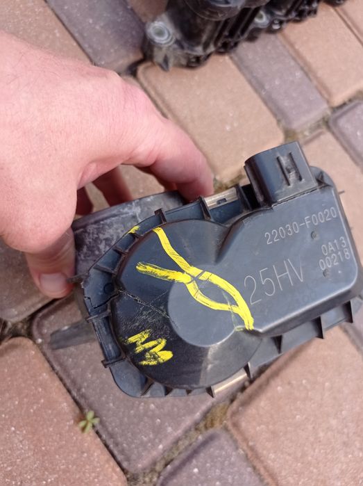 Бу запчастини на рав 4 гібрид 2020  дросельна заслонка