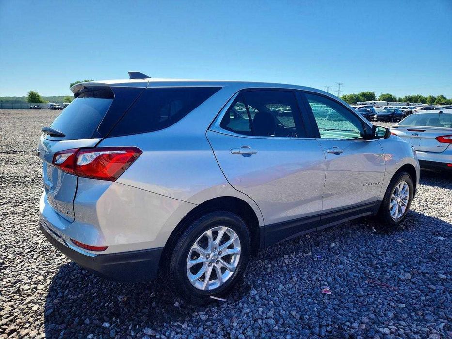 2021 Chevrolet Equinox LT &
