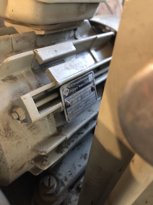 obcinarka szkifierka  z wyciagiem