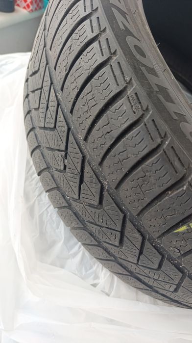 Pirelli 245 45 19