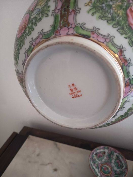 Saladeira e 12 taças porcelana - Fabricado em Macau