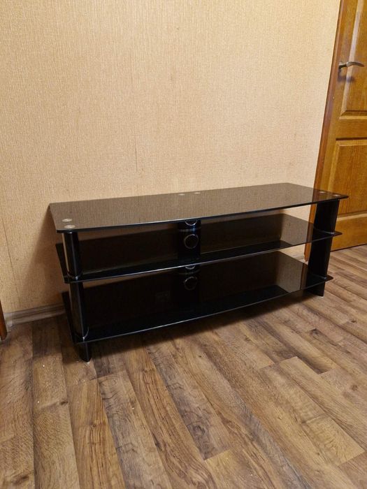 Продам тумбу под телевизор
