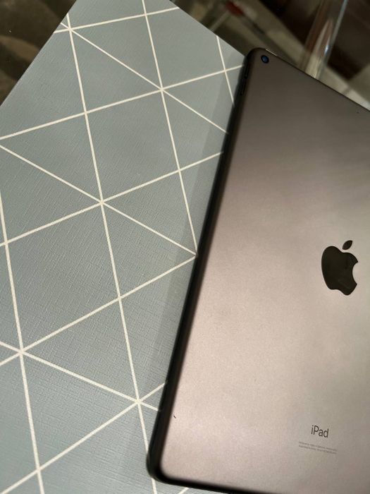 iPad Air 3 64gb Space Gray 10.5 планшет для малювання, навчання