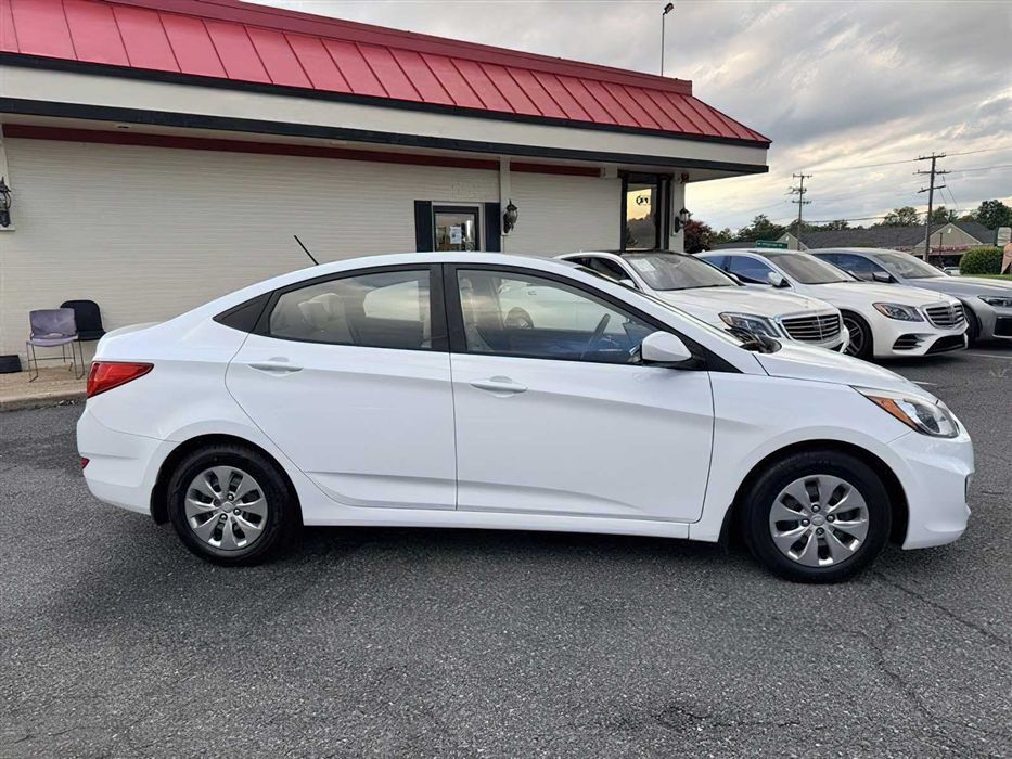 Hyundai Accent Sport      2015