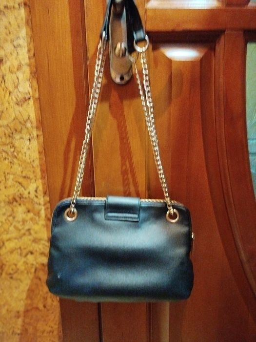 Жіноча маленька чорна сумочка