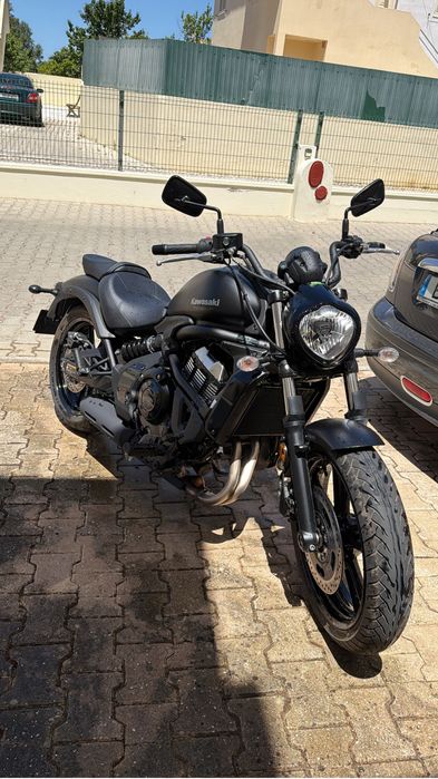 Vendo moto nova