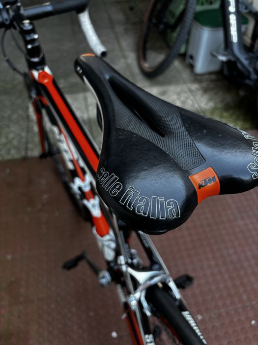 Bicicleta KTM STRADA 1000