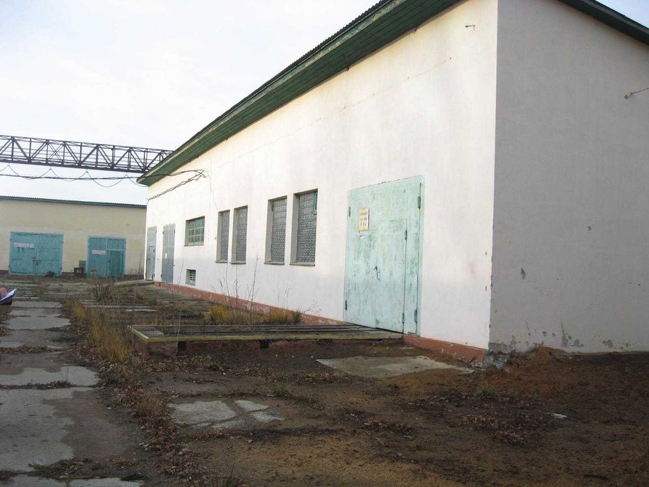 Майновий комплекс 1 726 м2, Ізяслав, вул. Миколи Микитюка, 103