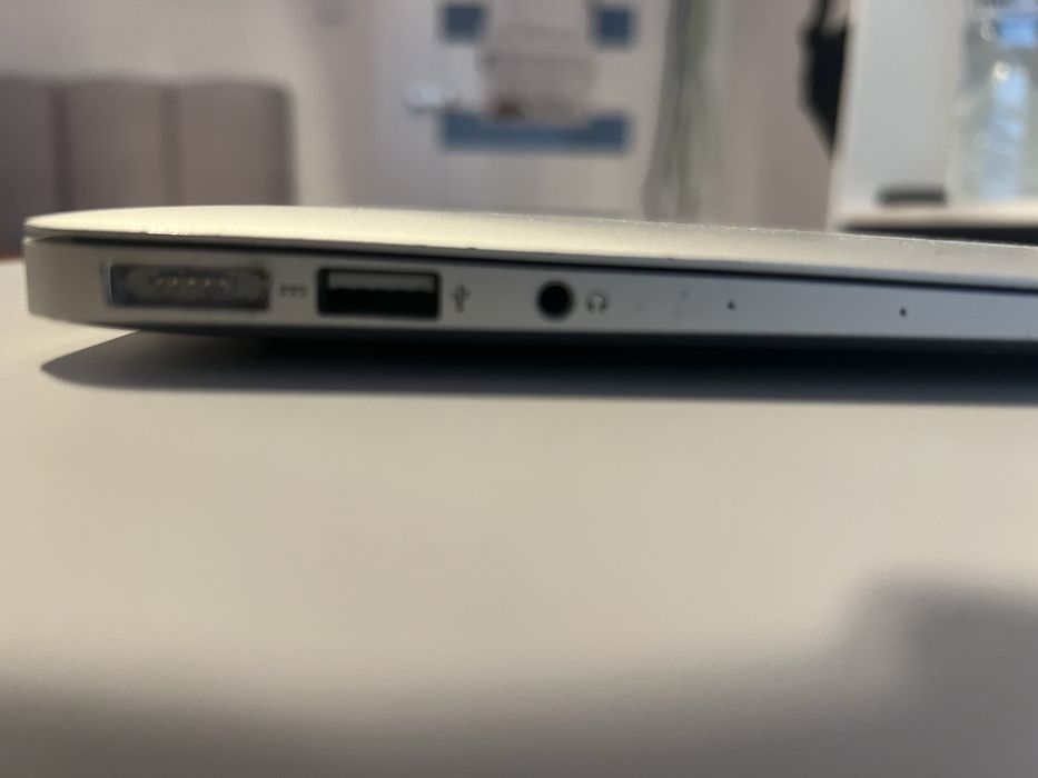 MacBook Air A1466 13,3 cali 256SSD i5 8GB 2015