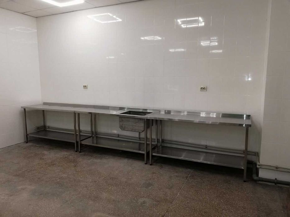 Столи з нержавійки, витяжки, мийки, харчова сталь для проф кухні