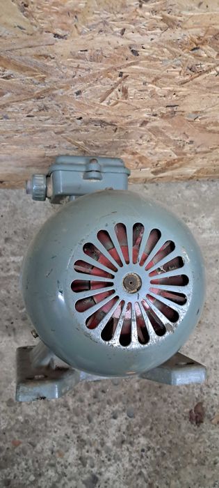 Ел. двигун АПН21/2  2750об, 400Вт 3ф