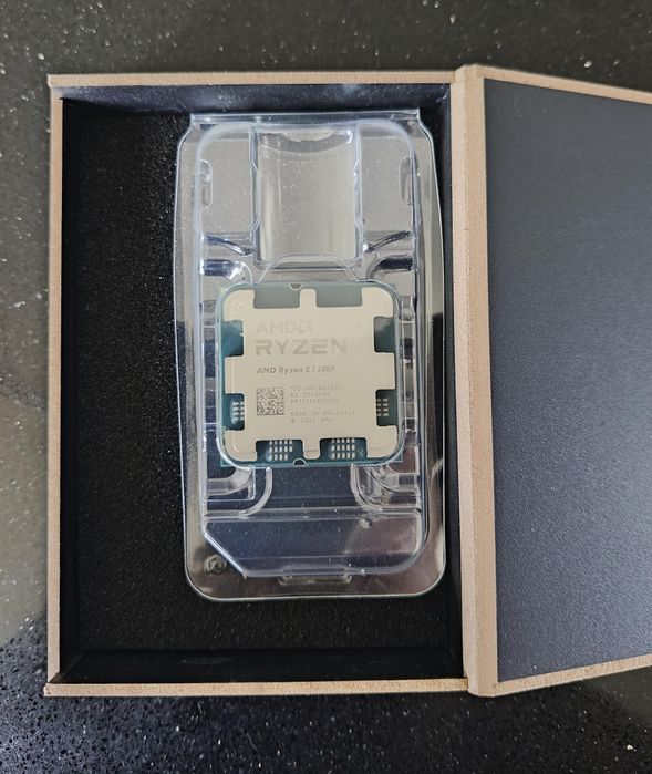 Ryzen 5 7500F nowy , nigdy nie używany  AM5