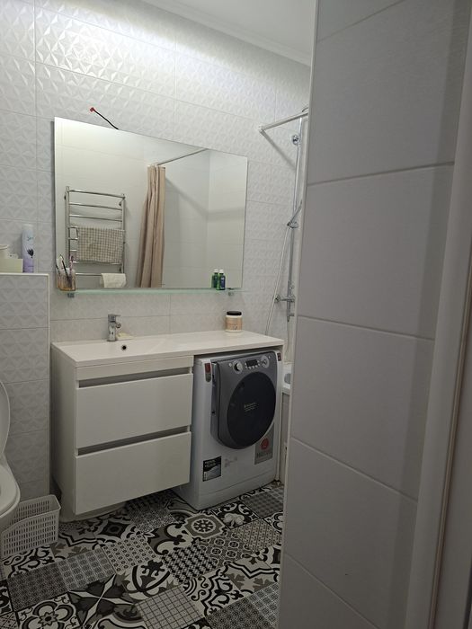 Продам 3-х кім.,новий ремонт,сталінка,центр,набережна,пров.Крупської 4