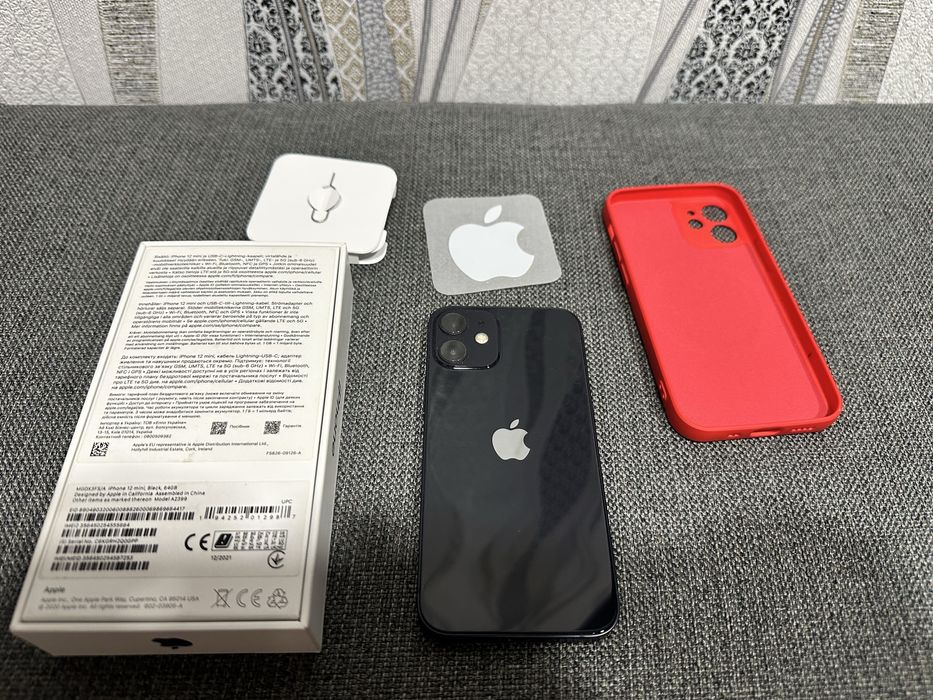 Iphone 12 mini в идеальном состоянии.