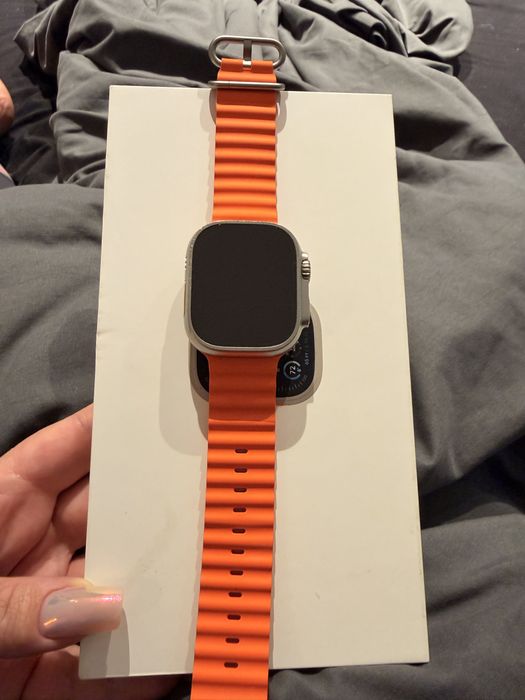 Na sprzedaż Apple Watch Ultra 2 49 mm w idealnym stanie, bardzo mało używany.