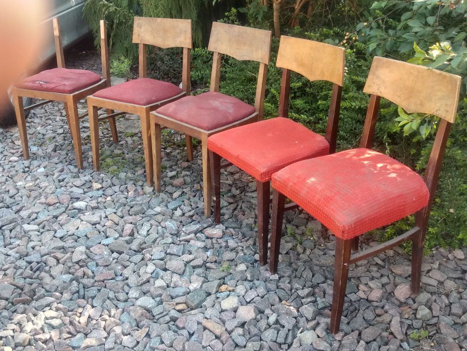 krzesła drewniane, też tapicerowane vintage, PRL