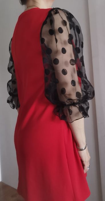 Mała czerwona sukienka z bufkami mini S M  elegancja intrygująca