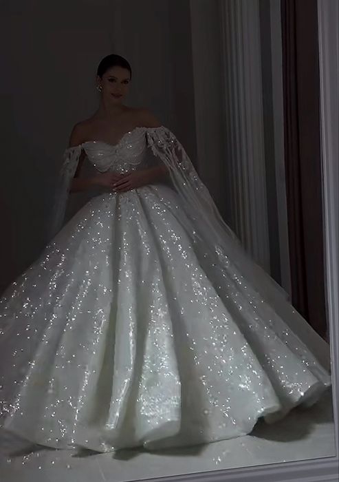 Продається Весільна сукня пишна