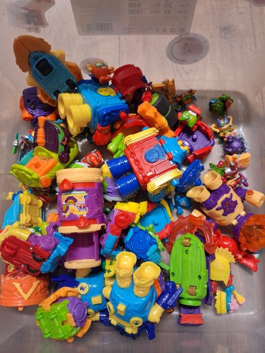 Figurki super things używane