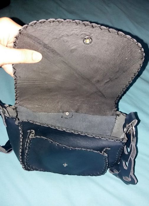 Mala / carteira pele com geodo de quartzo boho, artesanal