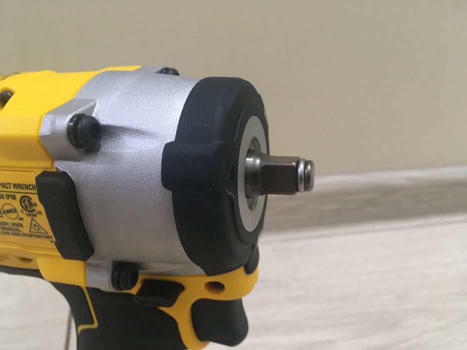 DEWALT DCF921B ATOMIC 20V 1/2" Бесщеточный гайковерт из США