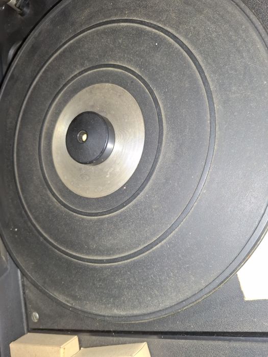 Gira discos com rádio JVC