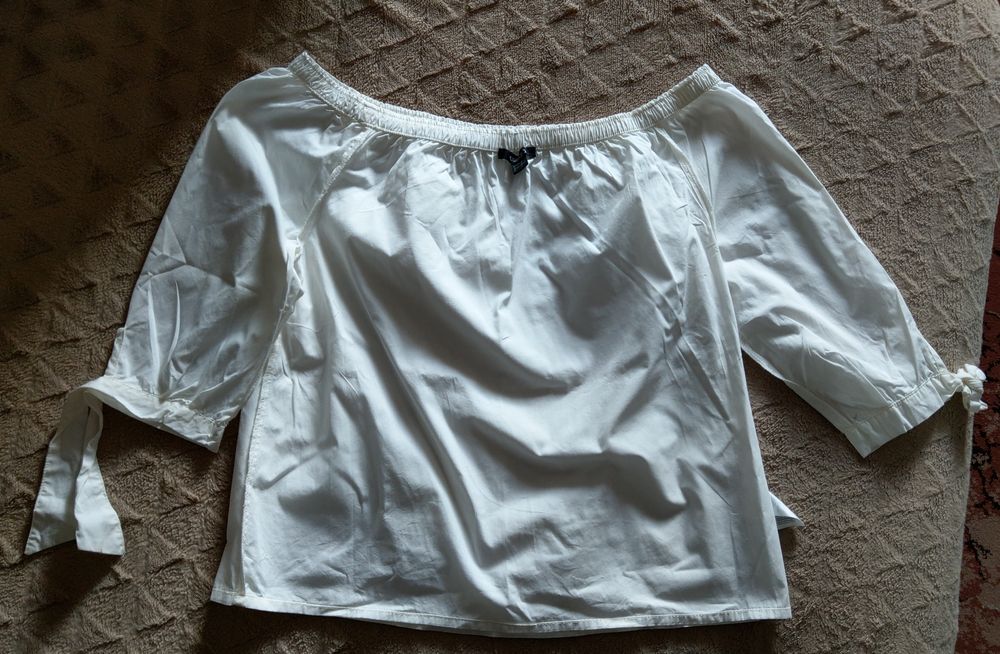 Bluzka ecru, rękaw, hiszpanka, rozm. 42/44