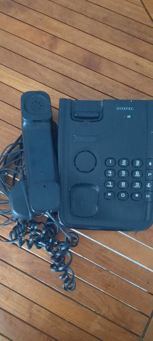 Telefone antigo preto