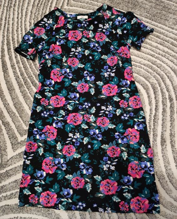 Damska mini sukienka czarna w kwiaty r 38 M