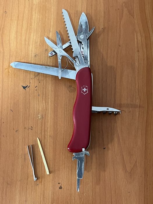 Оригинальный швейцарский  мультитул Victorinox Switzerland 85мм