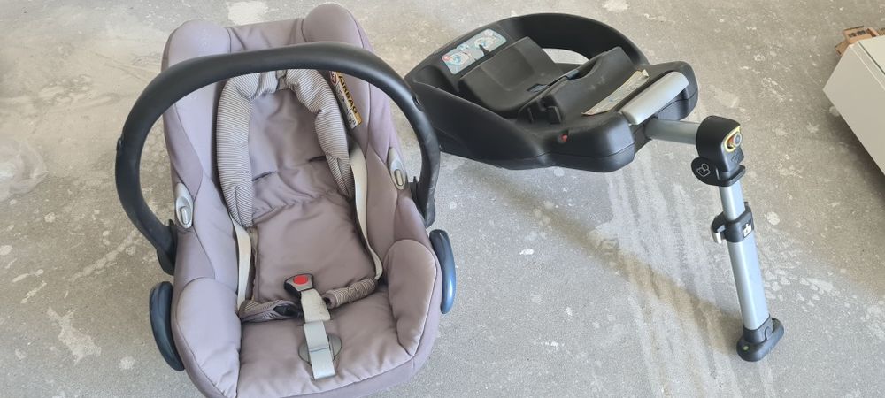 Nosidełko + baza firmy Maxi Cosi 0-13 kg