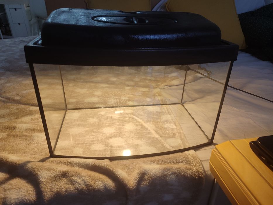 Akwarium 25l z + pokrywa z oświetleniem