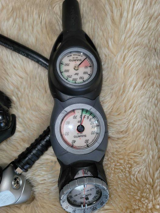 Регулятор для дайвінгу AQUA LUNG Titan LX GLACIA DIN, консоль Suunto CB Three-In-Line.