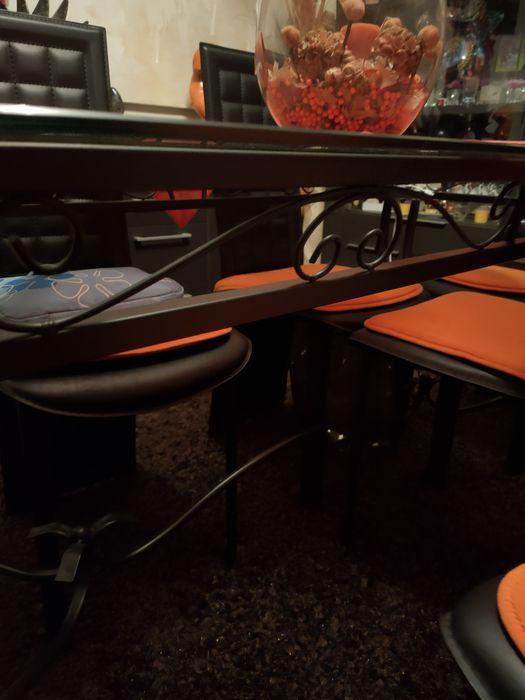 Mesa vidro e 6 cadeiras