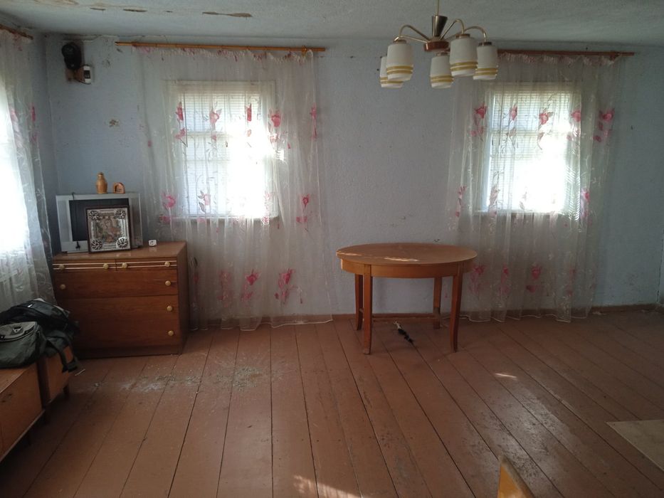 Продам землю з будинком  у с.Пиків