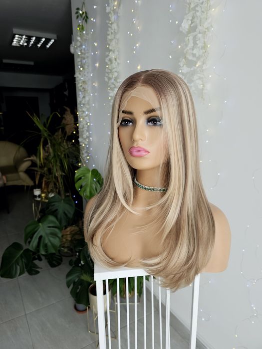 Peruka Abi II beżowy blond baleyage naturalny efekt
