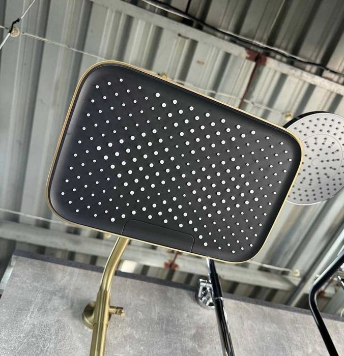 Душова система в золоті мат