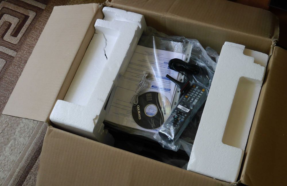 Amplituner Onkyo HT-RC 460