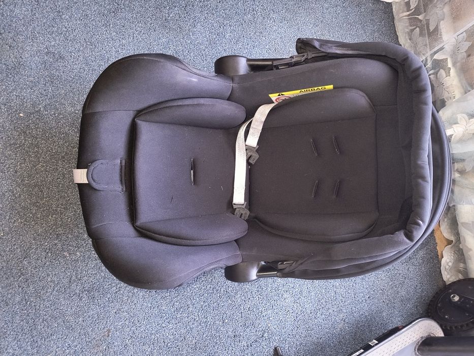 Коляска очень красивая 3в1