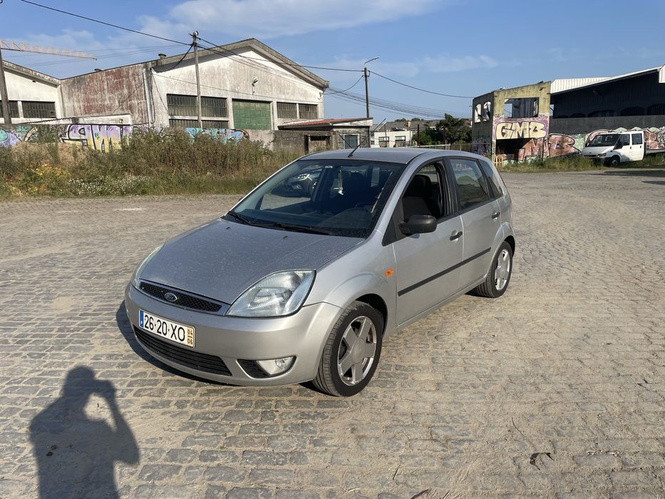 Ford Fiesta 1.25i 2004 – Motor Avariado – Bom Estado Geral