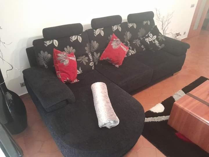 Sofá com chaise longe