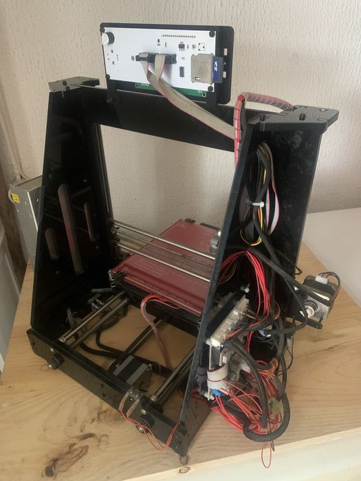 Almost new 3D printer64575290737411121