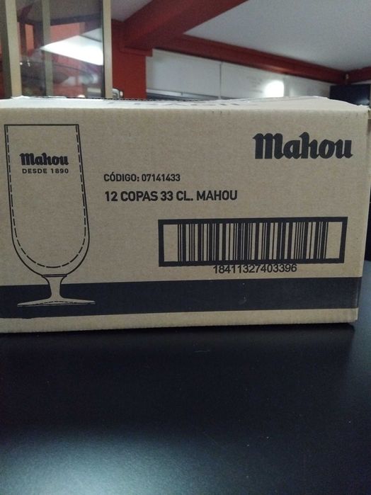 Copos Whisky J&B e Cerveja Mahou