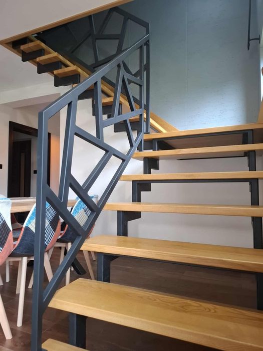 Schody metalowe wewnętrzne loft