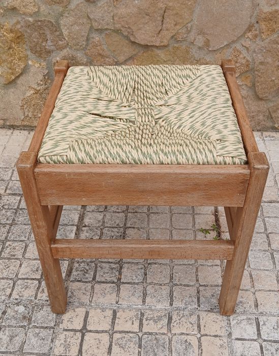 Banqueta de madeira