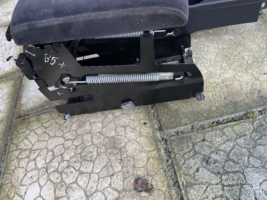 Підлокітнік. Пасат В5+ шкода А5 гольф 5 гольф 5+ дефектор  гольф 5+