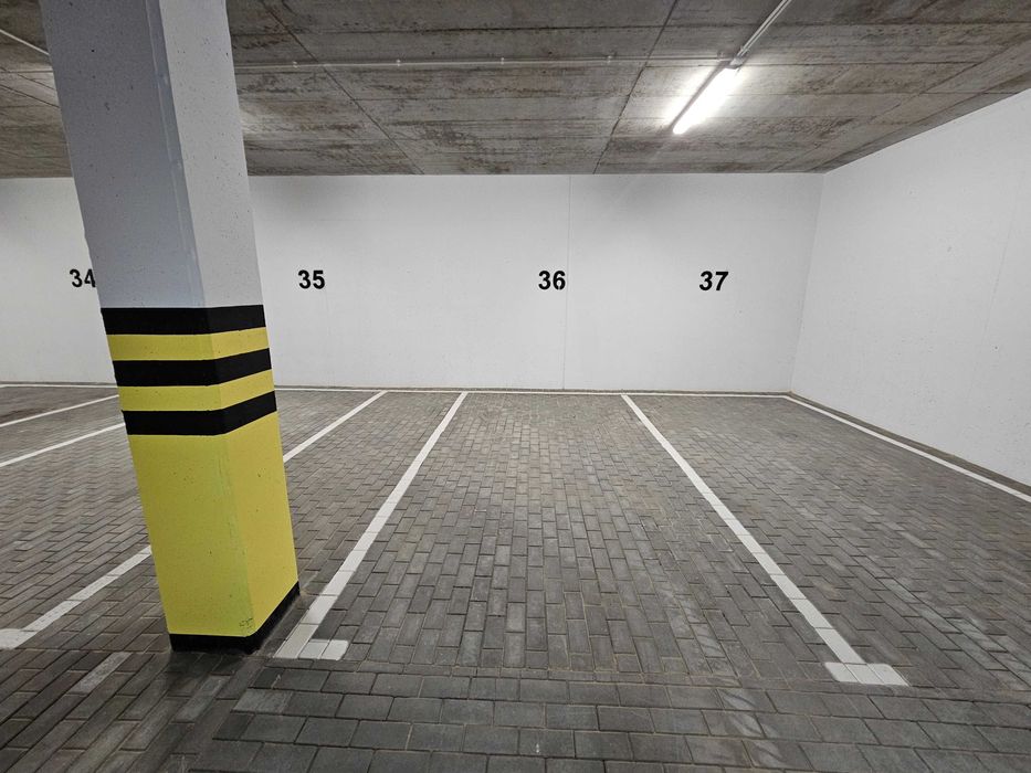 Garaż podziemny - miejsce postojowe oś. Architektów