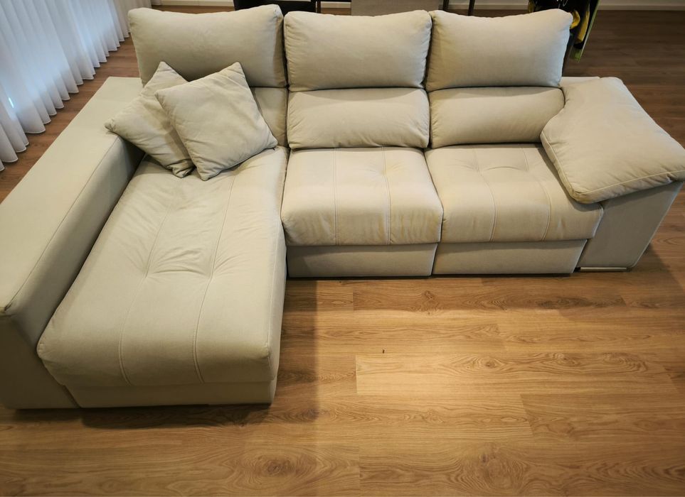 Sofa com chaise longue